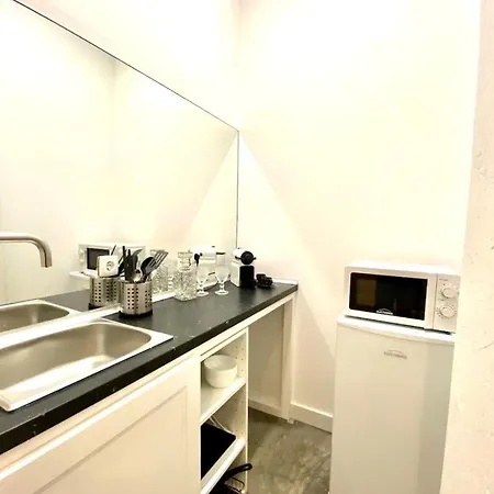 Semesterbostad New!! Amazing Studio With Bathtub In Baixa