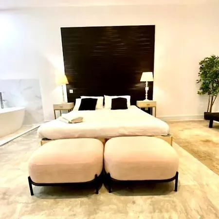 Semesterbostad New!! Amazing Studio With Bathtub In Baixa *